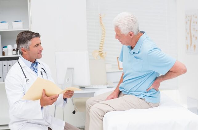 Un paziente con osteoartrite a un appuntamento medico per un medico